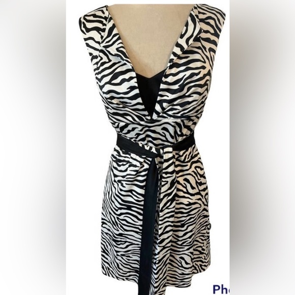 White House Black Market zebra print, build in bra - Picture 1 of 10